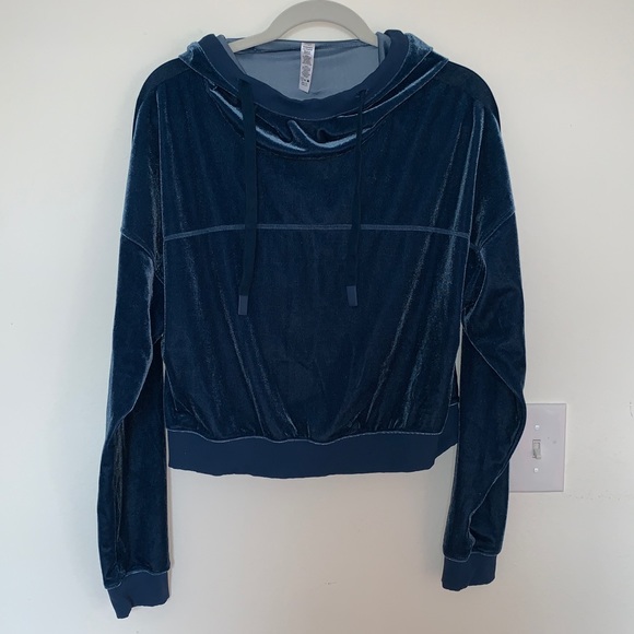 ALO Yoga Tops - ALO Yoga velour dark aqua pullover size medium!